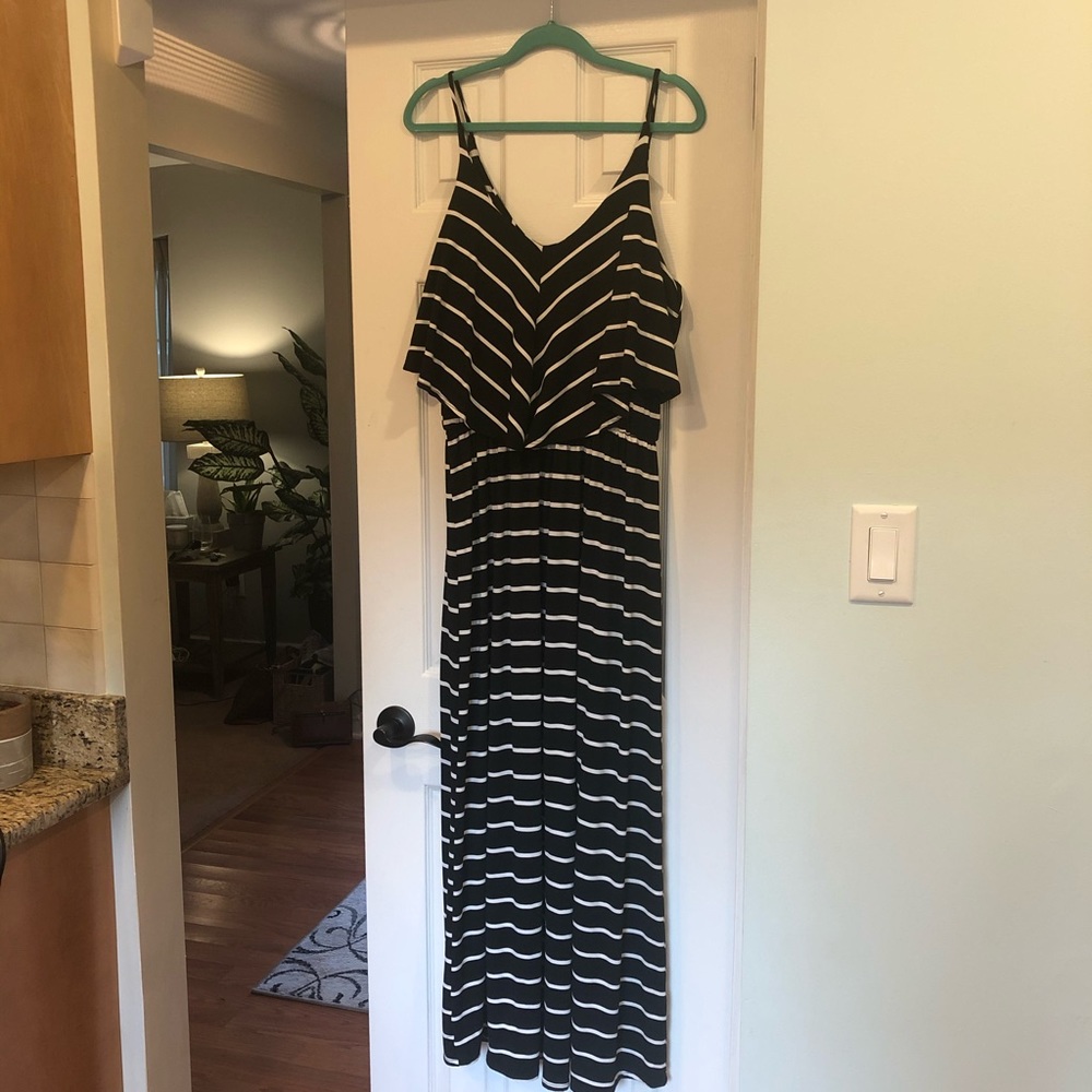 R2d Black and White Maxi Dress